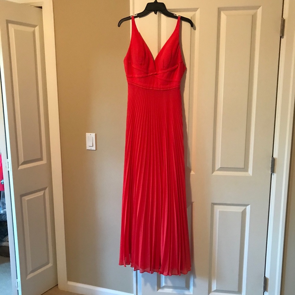 Gorgeous coral red dress size 6